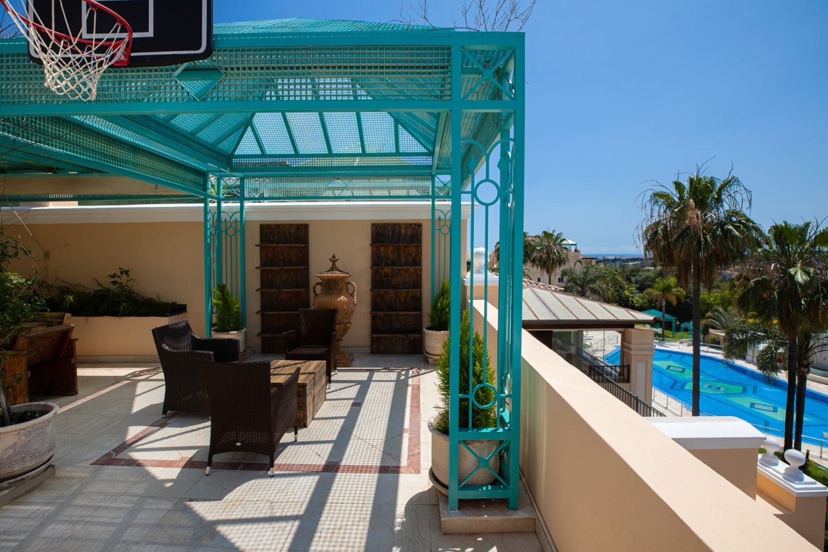 Huoneisto Marbella, Malaga, Espanja 3 makuuhuonetta, 318 m2 No. 133966