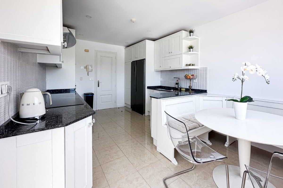 Huoneisto Marbella, Malaga, Espanja 3 makuuhuonetta, 318 m2 No. 133966