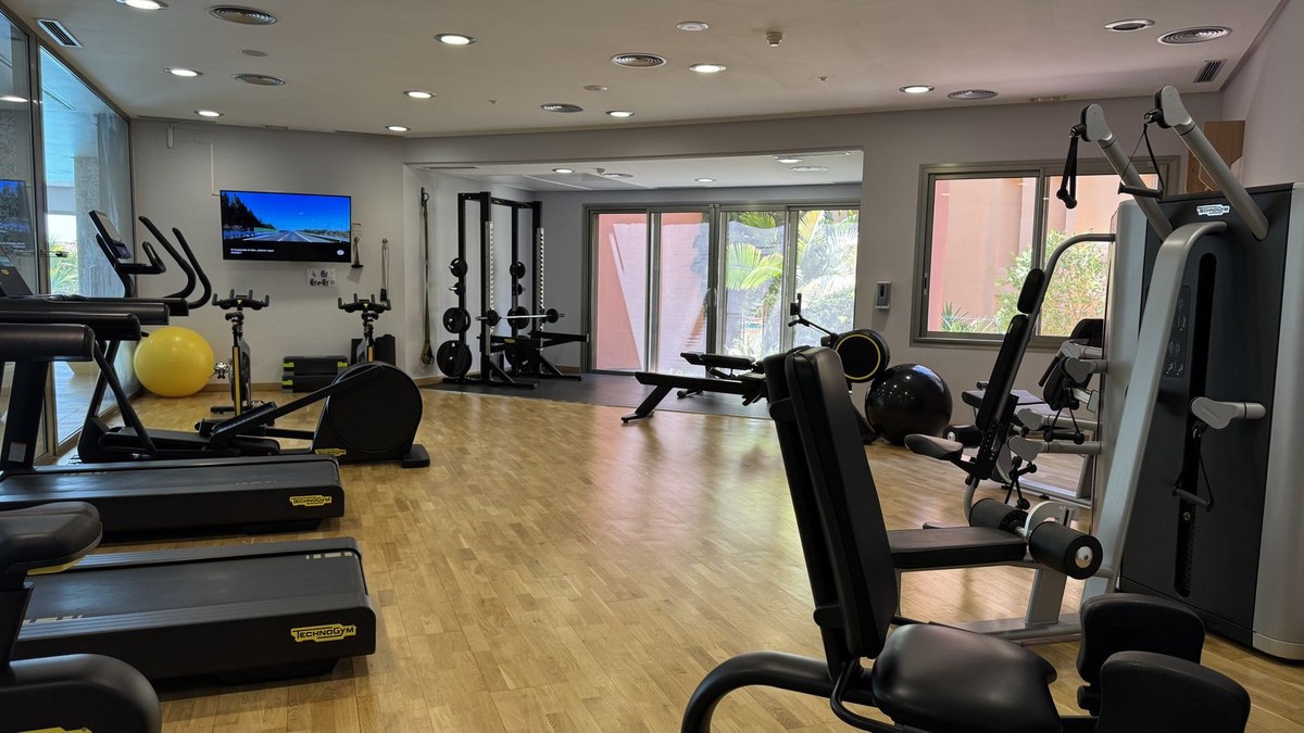 Commercial property à Marbella, Malaga, Espagne 3 chambres, 172 m2 No. 133967