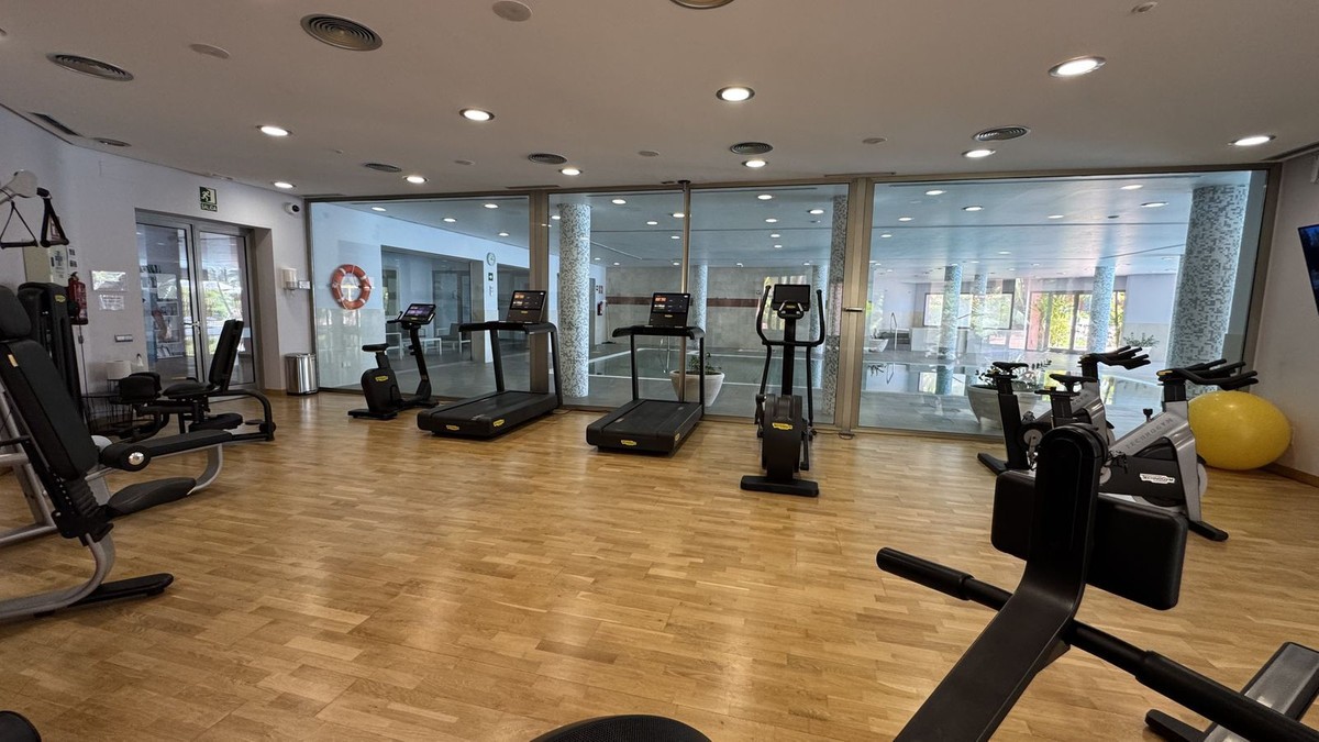Commercial property à Marbella, Malaga, Espagne 3 chambres, 172 m2 No. 133967