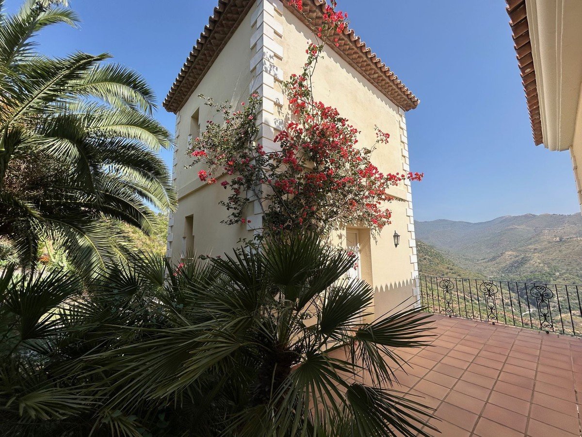 Villa en Estepona, Málaga, España 7 dormitorios, 714 m2 No. 133968