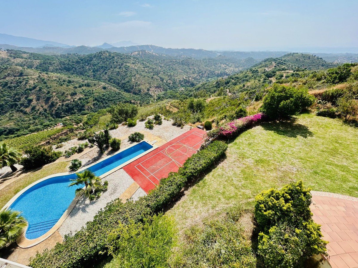 Villa en Estepona, Málaga, España 7 dormitorios, 714 m2 No. 133968