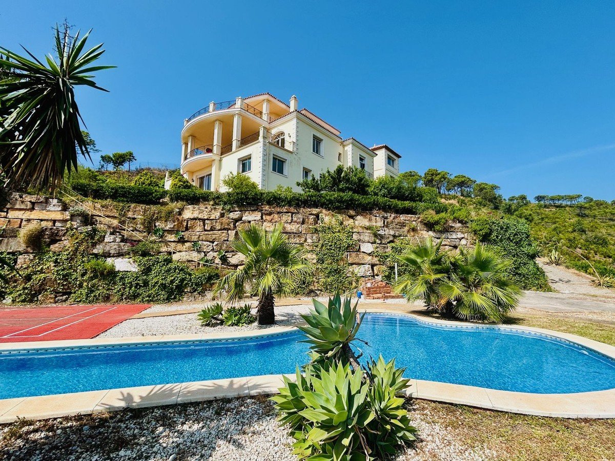 Villa en Estepona, Málaga, España 7 dormitorios, 714 m2 No. 133968