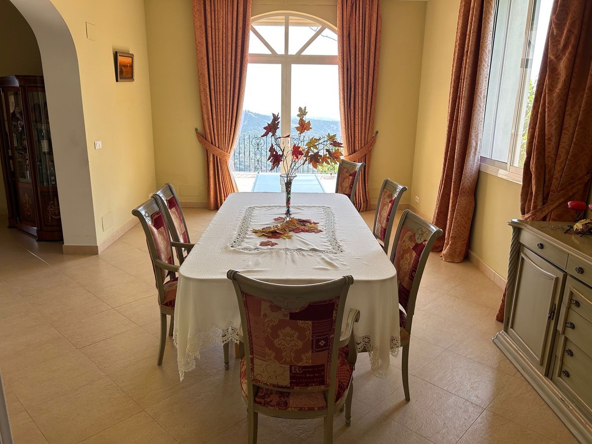 Villa en Estepona, Málaga, España 7 dormitorios, 714 m2 No. 133968