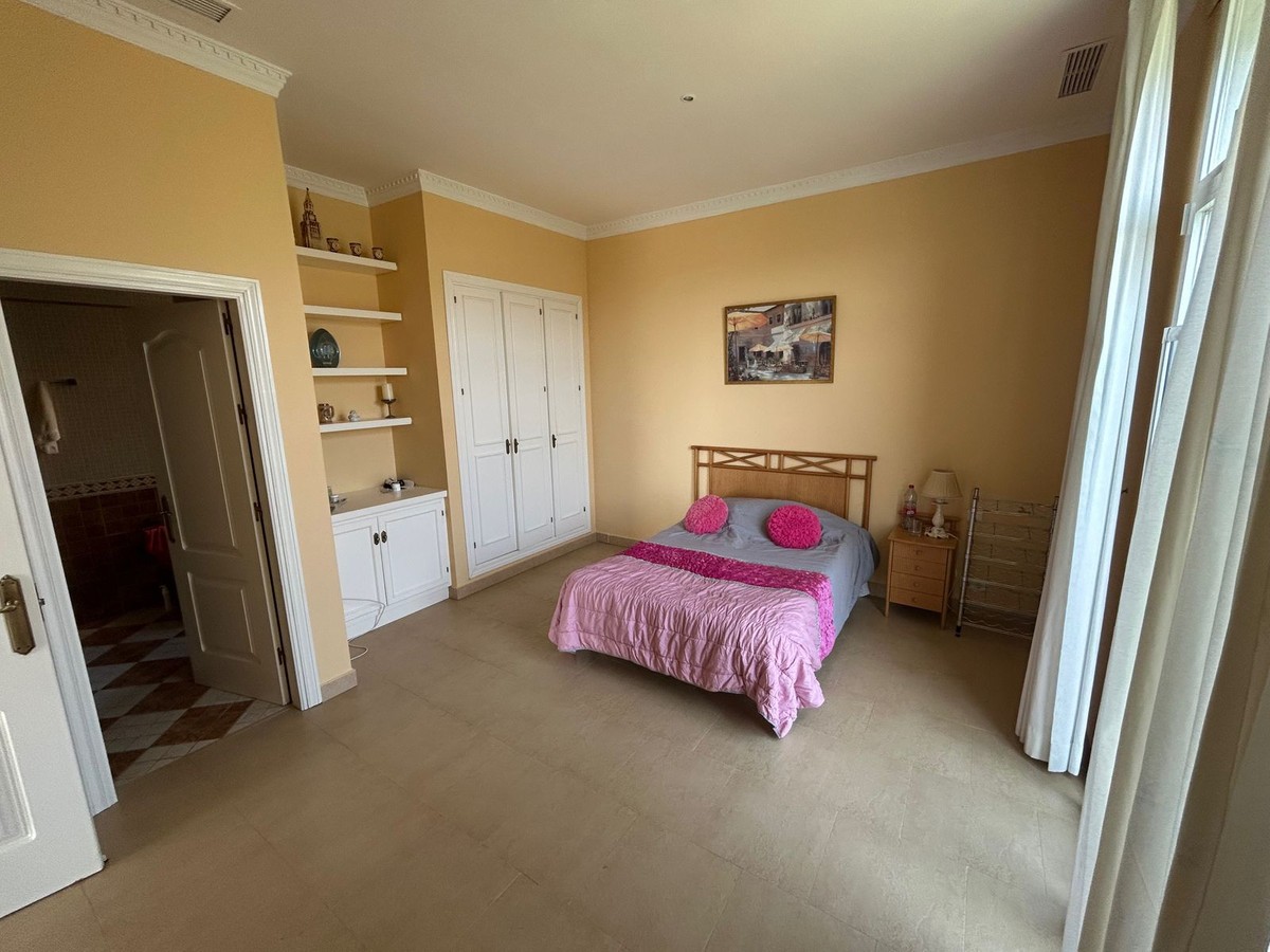 Villa en Estepona, Málaga, España 7 dormitorios, 714 m2 No. 133968