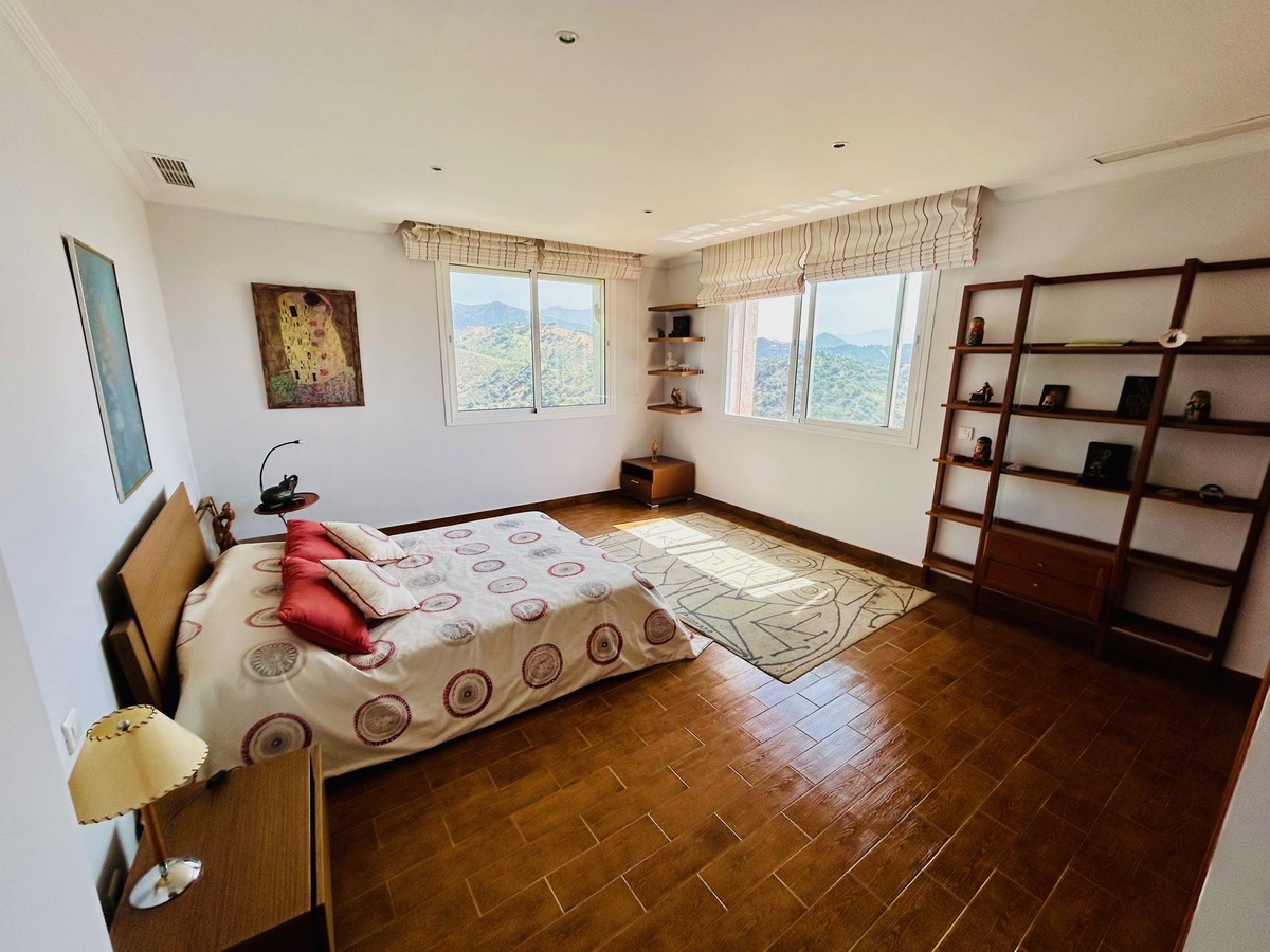 Villa en Estepona, Málaga, España 7 dormitorios, 714 m2 No. 133968