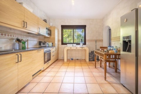 Huvila myytävänä Estepona, Malaga, Espanja, 4 makuuhuonetta, 280 m2 No. 133964 - kuva 6