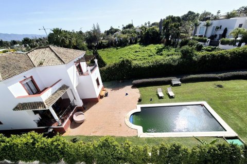 Huvila myytävänä Estepona, Malaga, Espanja, 4 makuuhuonetta, 280 m2 No. 133964 - kuva 2