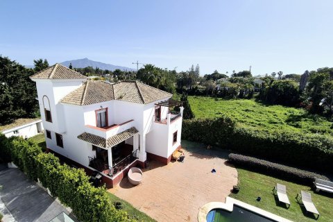 Huvila myytävänä Estepona, Malaga, Espanja, 4 makuuhuonetta, 280 m2 No. 133964 - kuva 1