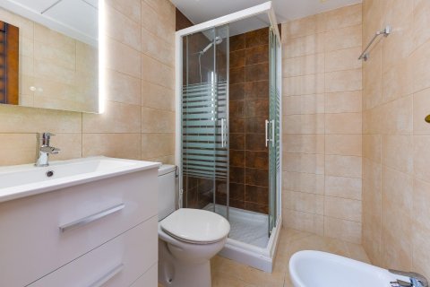 Bungalowi myytävänä Torrevieja, Alicante, Espanja, 2 makuuhuonetta, 59 m2 No. 163111 - kuva 19