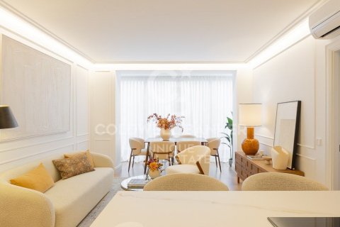 Huoneisto myytävänä Madrid, Espanja, 3 makuuhuonetta, 109 m2 No. 158519 - kuva 3
