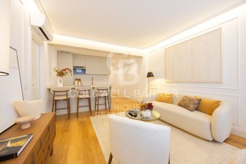 Huoneisto myytävänä Madrid, Espanja, 3 makuuhuonetta, 109 m2 No. 158519 - kuva 2