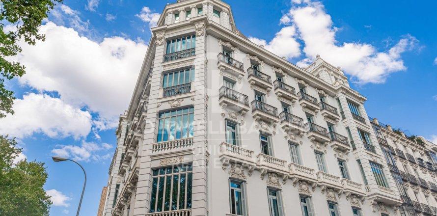 Huoneisto Madrid, Espanja 4 makuuhuonetta, 368 m2 No. 158518