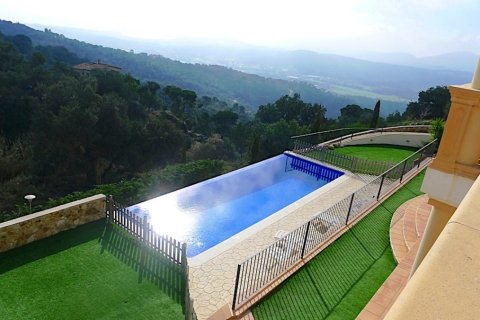 Dom w Platja D'aro, Girona, Hiszpania 6 sypialni, 417 mkw. nr 143779 – zdjęcie 1