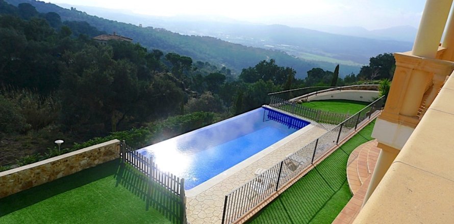 Dom w Platja D'aro, Girona, Hiszpania 6 sypialni, 417 mkw. nr 143779