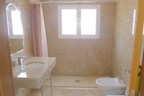 Dom w Platja D'aro, Girona, Hiszpania 6 sypialni, 417 mkw. nr 143779 – zdjęcie 24