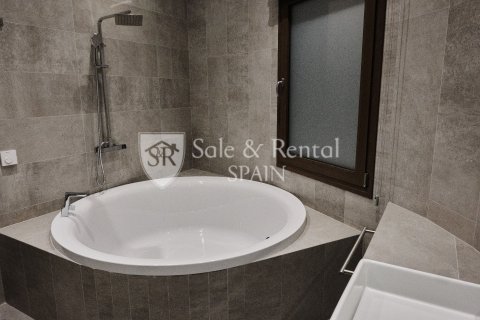 Hus till salu i Sant Feliu de Guixols, Girona, Spanien 5 sovrum, 628 kvm. Nr. 166502 - foto 26