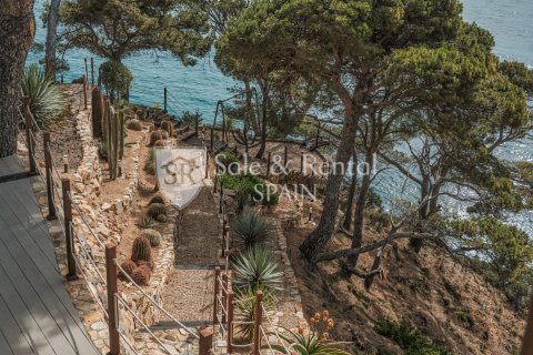 Hus till salu i Sant Feliu de Guixols, Girona, Spanien 5 sovrum, 628 kvm. Nr. 166502 - foto 13