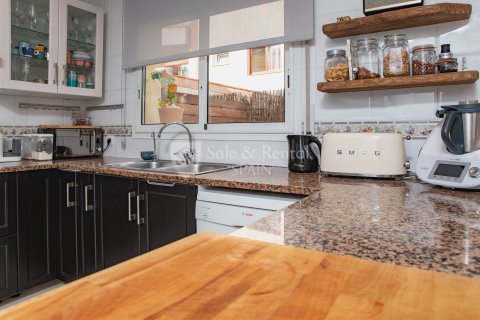 Talo myytävänä Lloret de Mar, Girona, Espanja, 4 makuuhuonetta, 219 m2 No. 166503 - kuva 10