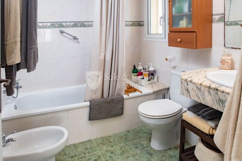 Talo myytävänä Lloret de Mar, Girona, Espanja, 4 makuuhuonetta, 219 m2 No. 166503 - kuva 29