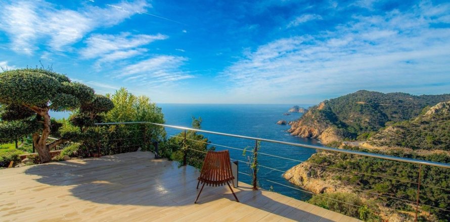 House in Tossa de Mar, Girona, Spain 5 bedrooms, 307 sq.m. No. 167724