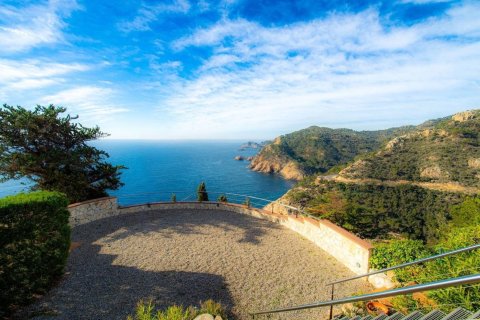 House for sale in Tossa de Mar, Girona, Spain 5 bedrooms, 307 sq.m. No. 167724 - photo 5