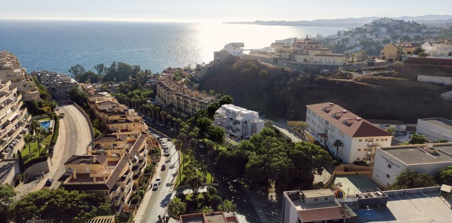 Квартира в Бенальмадена, Малага, Испания 3 спальни, 143м2 №136073