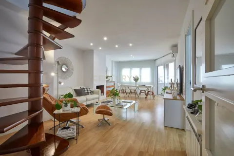 Apartamento en venta en Mataró, Barcelona, España 4 dormitorios, 159 m2 No. 178249 - foto 2