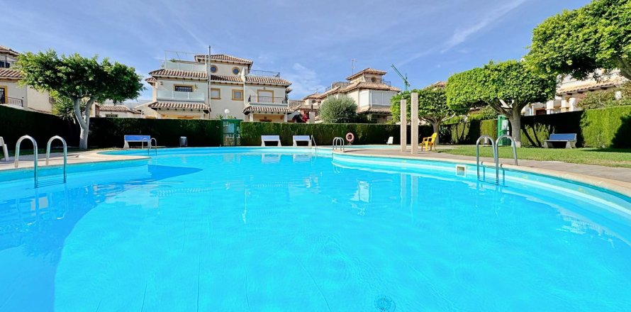 Dvīņu māja Alicante, Spānijā 2 istabas, 84 m2 Nr. 134806