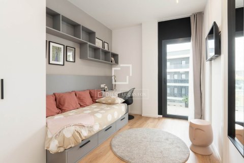 Kattohuoneisto myytävänä Barcelona, Espanja, 4 makuuhuonetta, 117 m2 No. 192763 - kuva 17
