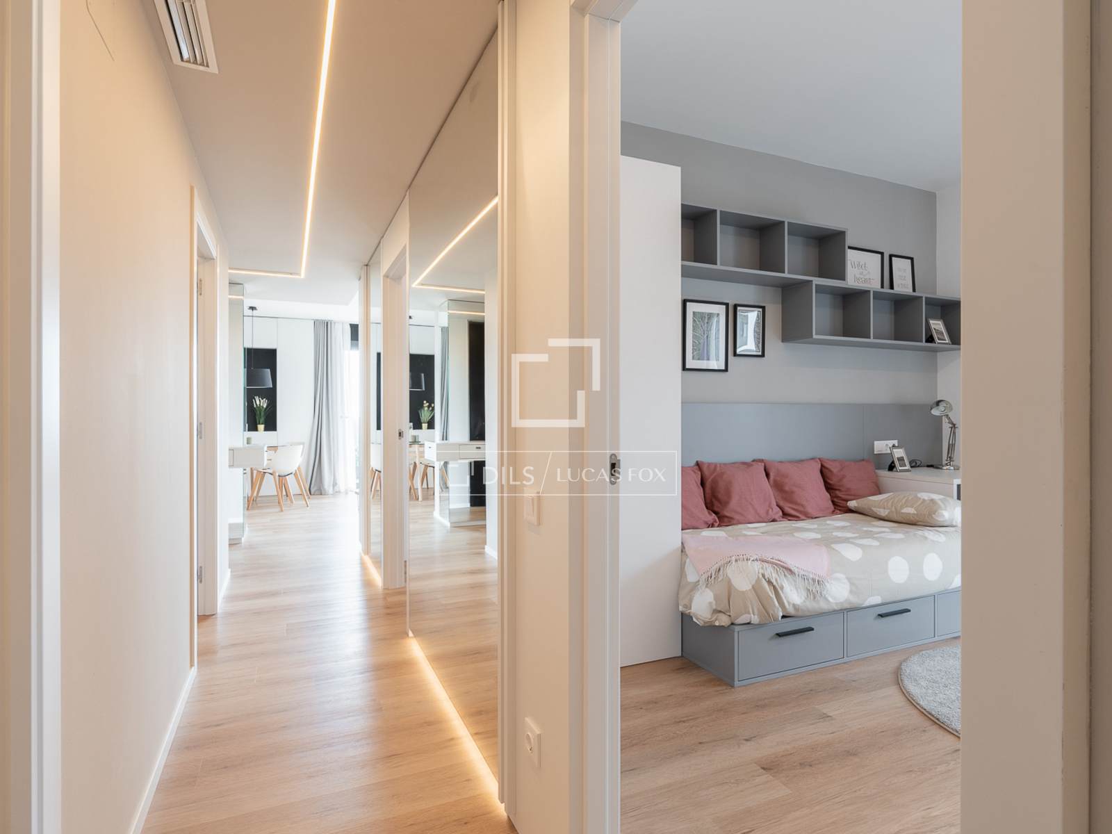 Penthouse w Barcelona, Hiszpania 4 sypialnie, 117 mkw. nr 192763