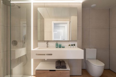 Kattohuoneisto myytävänä Barcelona, Espanja, 4 makuuhuonetta, 117 m2 No. 192763 - kuva 22