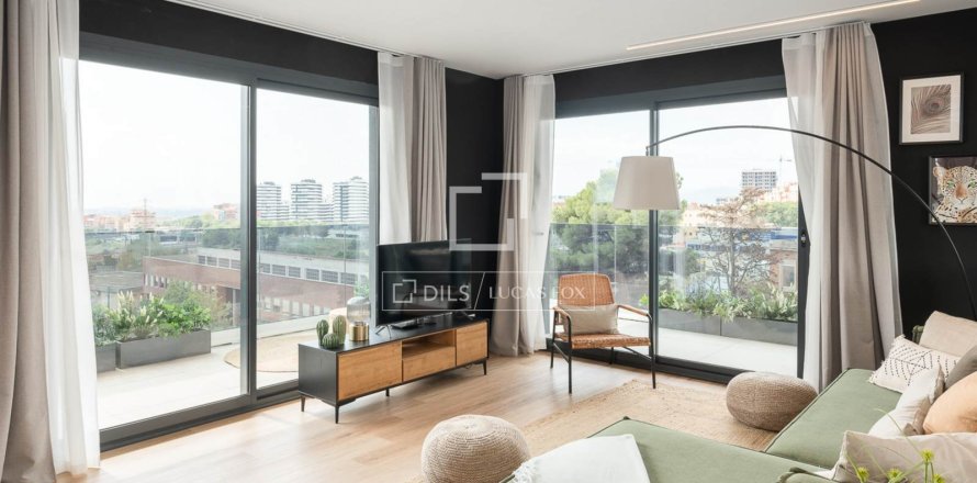 Kattohuoneisto Barcelona, Espanja 4 makuuhuonetta, 117 m2 No. 192763