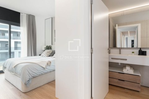Kattohuoneisto myytävänä Barcelona, Espanja, 4 makuuhuonetta, 117 m2 No. 192763 - kuva 11