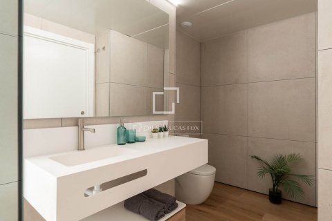 Kattohuoneisto myytävänä Barcelona, Espanja, 4 makuuhuonetta, 117 m2 No. 192763 - kuva 24