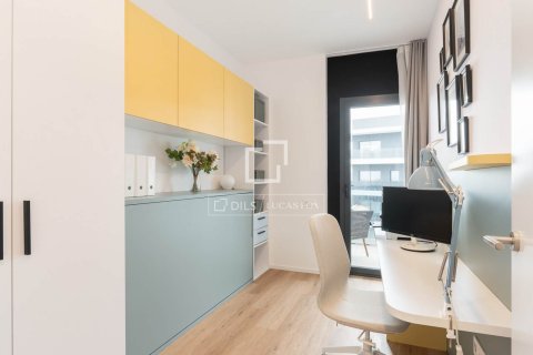 Kattohuoneisto myytävänä Barcelona, Espanja, 4 makuuhuonetta, 117 m2 No. 192763 - kuva 19