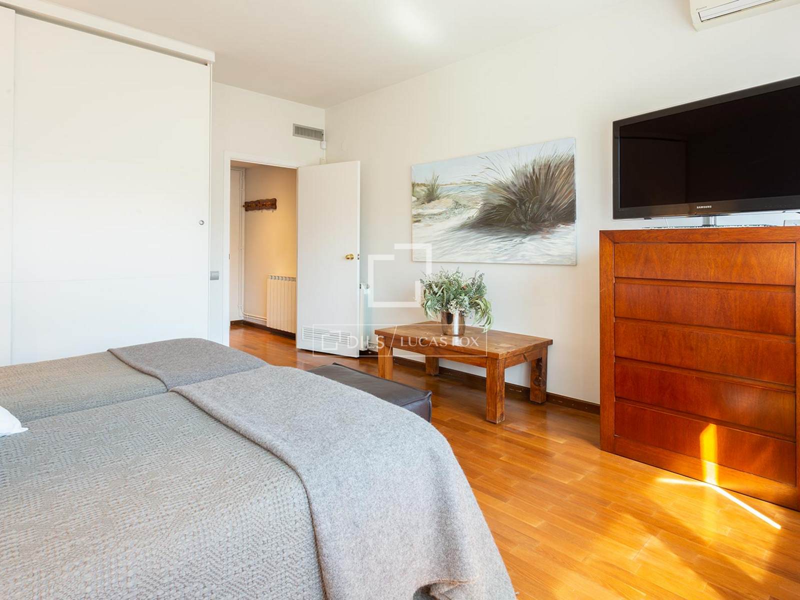 Apartment in Barcelona, Spain 5 bedrooms, 204 sq.m. No. 192759