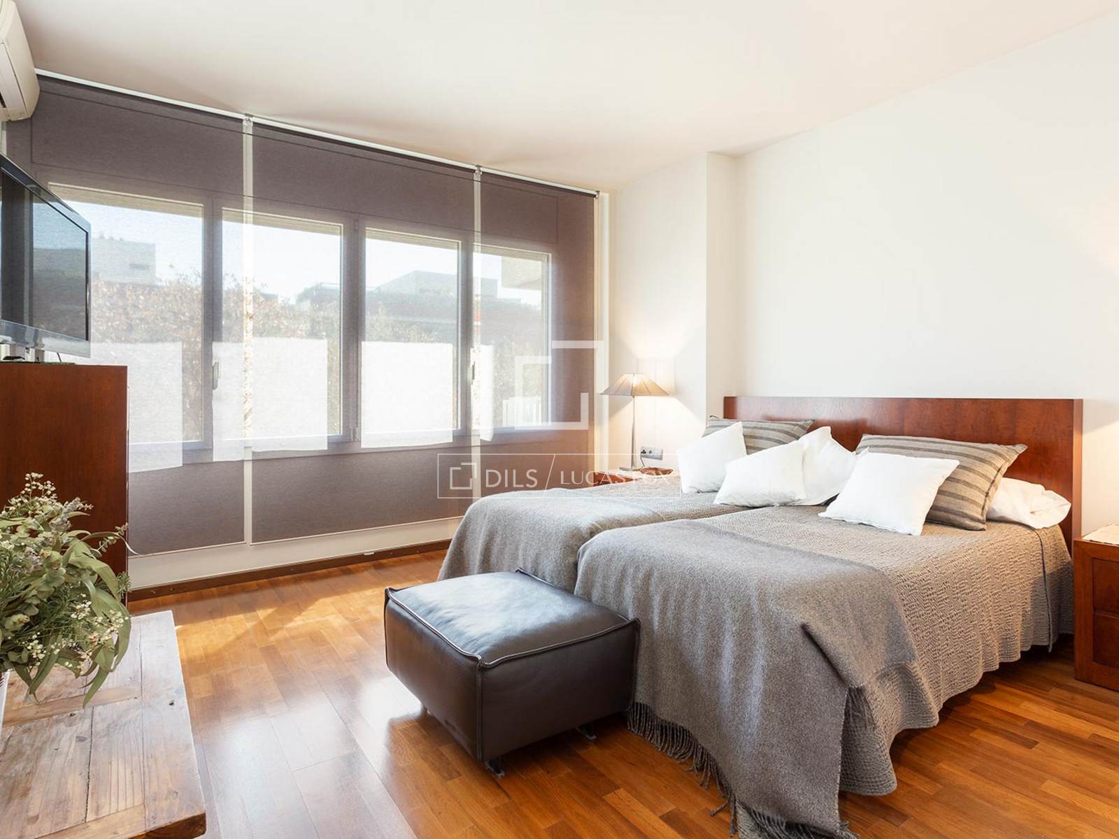 Apartment in Barcelona, Spain 5 bedrooms, 204 sq.m. No. 192759