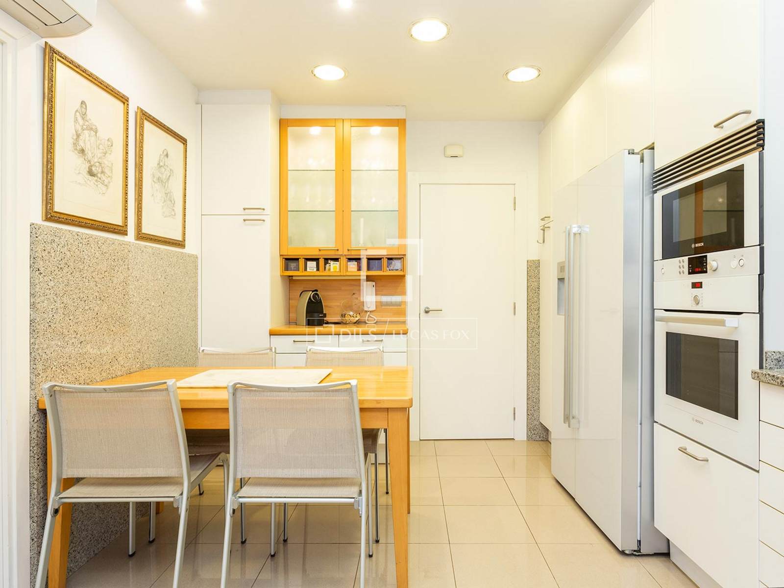 Apartment in Barcelona, Spain 5 bedrooms, 204 sq.m. No. 192759
