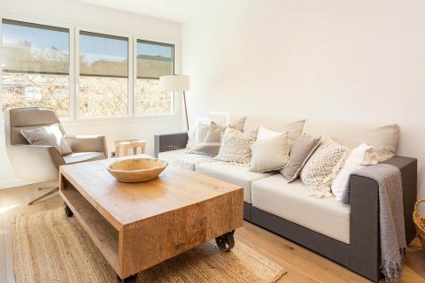 Huoneisto myytävänä Barcelona, Espanja, 5 makuuhuonetta, 204 m2 No. 192759 - kuva 23