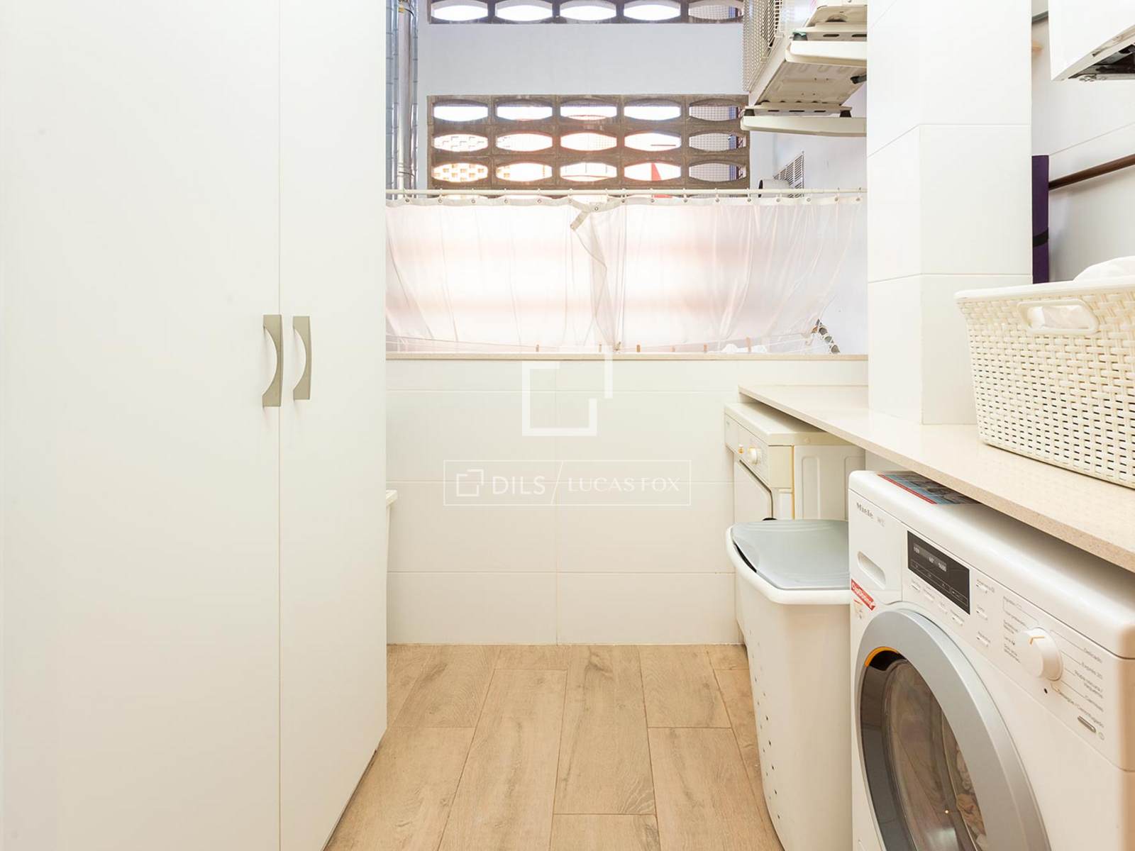 Apartment in Barcelona, Spain 5 bedrooms, 204 sq.m. No. 192759