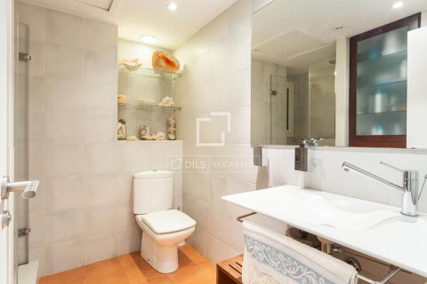 Huoneisto myytävänä Barcelona, Espanja, 5 makuuhuonetta, 204 m2 No. 192759 - kuva 22