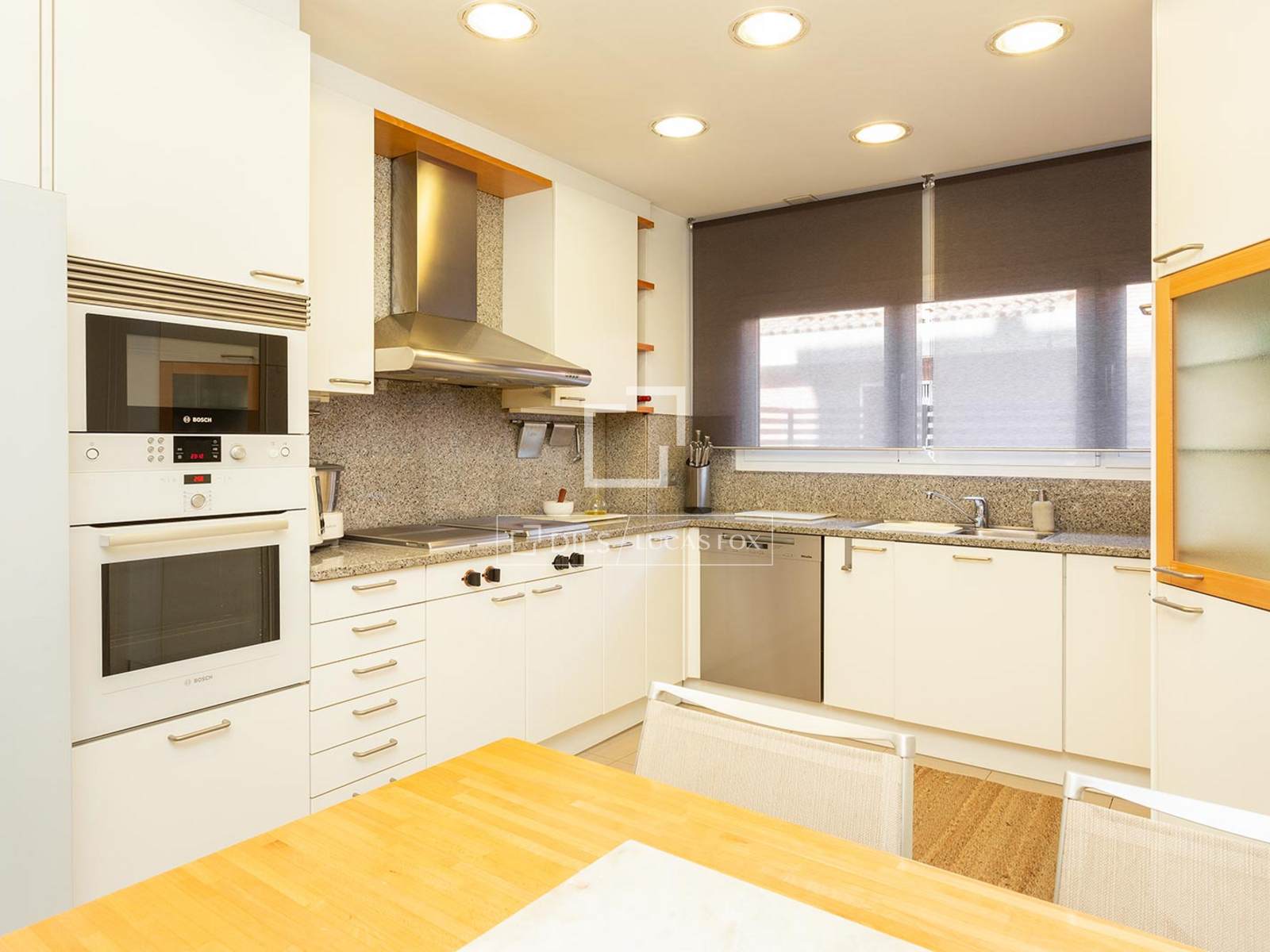 Apartment in Barcelona, Spain 5 bedrooms, 204 sq.m. No. 192759