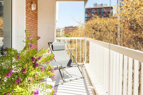 Huoneisto myytävänä Barcelona, Espanja, 5 makuuhuonetta, 204 m2 No. 192759 - kuva 4