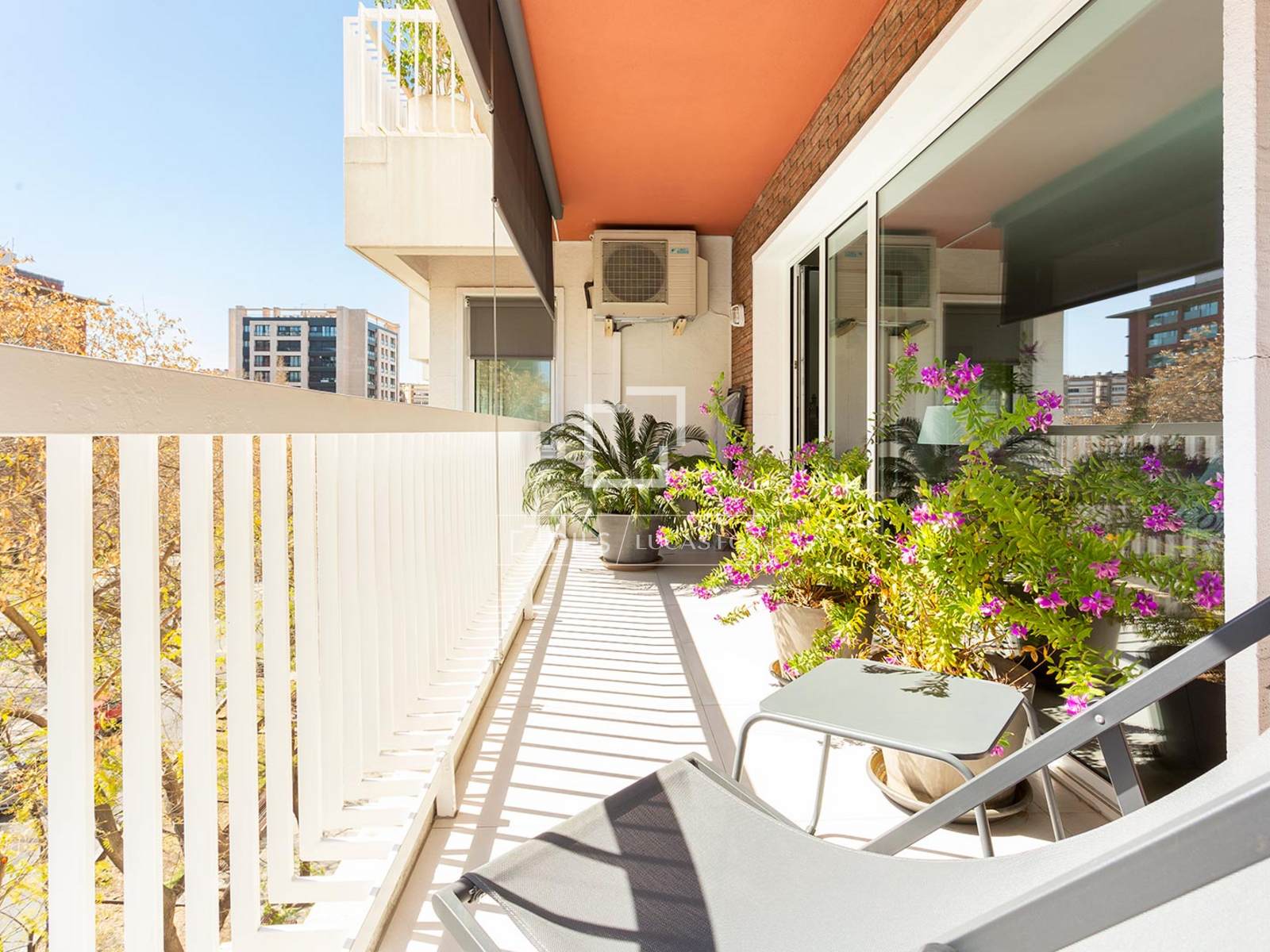 Apartment in Barcelona, Spain 5 bedrooms, 204 sq.m. No. 192759