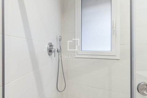 Huoneisto myytävänä Barcelona, Espanja, 1 makuuhuone, 54 m2 No. 192760 - kuva 17