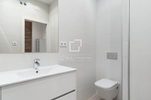Huoneisto myytävänä Barcelona, Espanja, 1 makuuhuone, 54 m2 No. 192760 - kuva 16