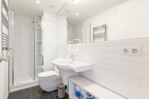 Huoneisto myytävänä Barcelona, Espanja, 2 makuuhuonetta, 54 m2 No. 192762 - kuva 26