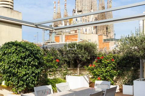 Kattohuoneisto myytävänä Barcelona, Espanja, 4 makuuhuonetta, 166 m2 No. 192761 - kuva 3