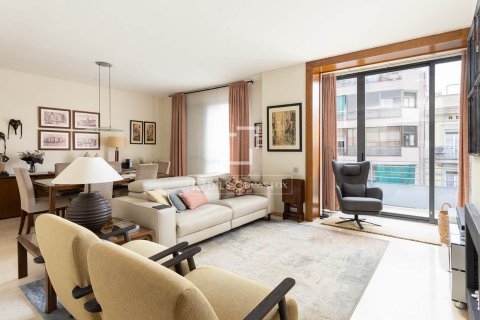 Kattohuoneisto myytävänä Barcelona, Espanja, 4 makuuhuonetta, 166 m2 No. 192761 - kuva 15